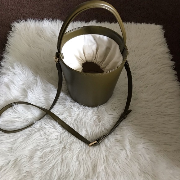 Cafune Backet Bag - Picture 2 of 8